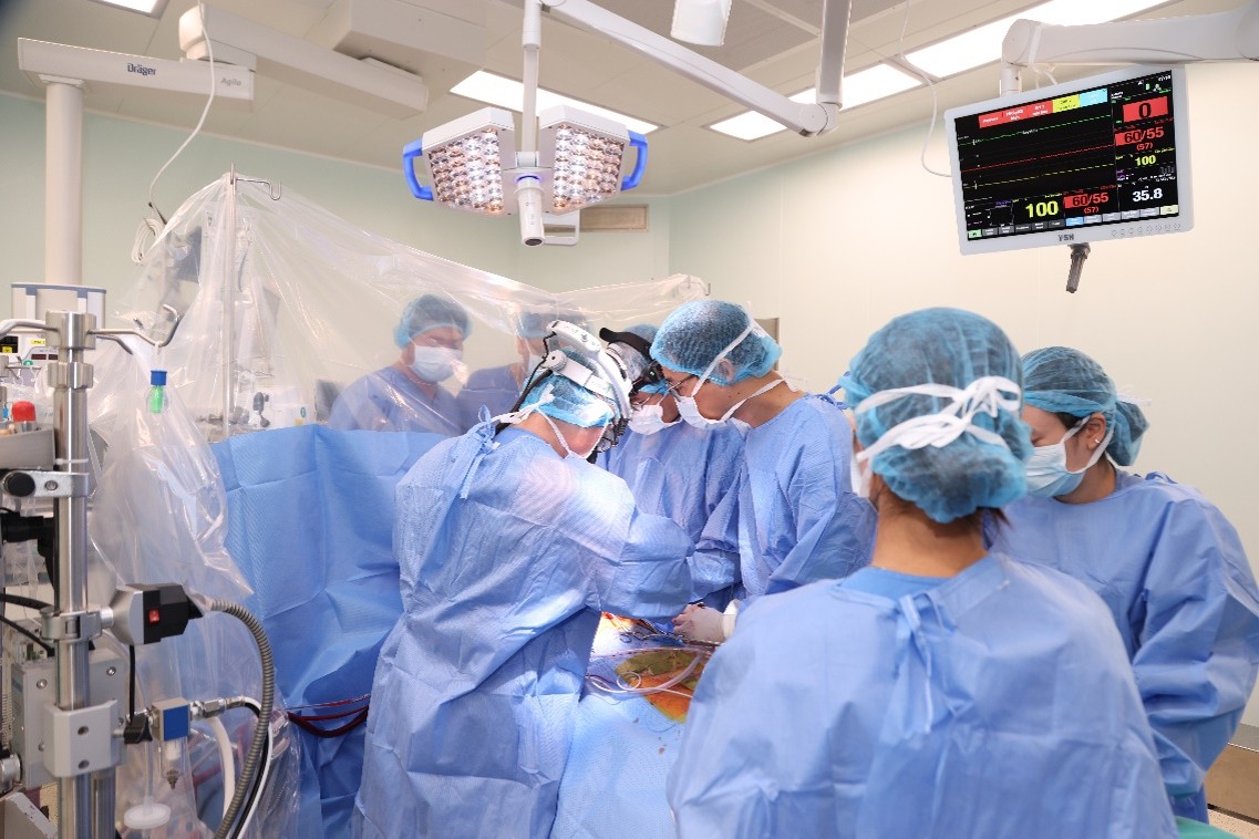 Hành Trình Giải Cứu Cuộc Sống: Những Giây Phút Quyết Định Từ Hai Ca Ghép Tạng