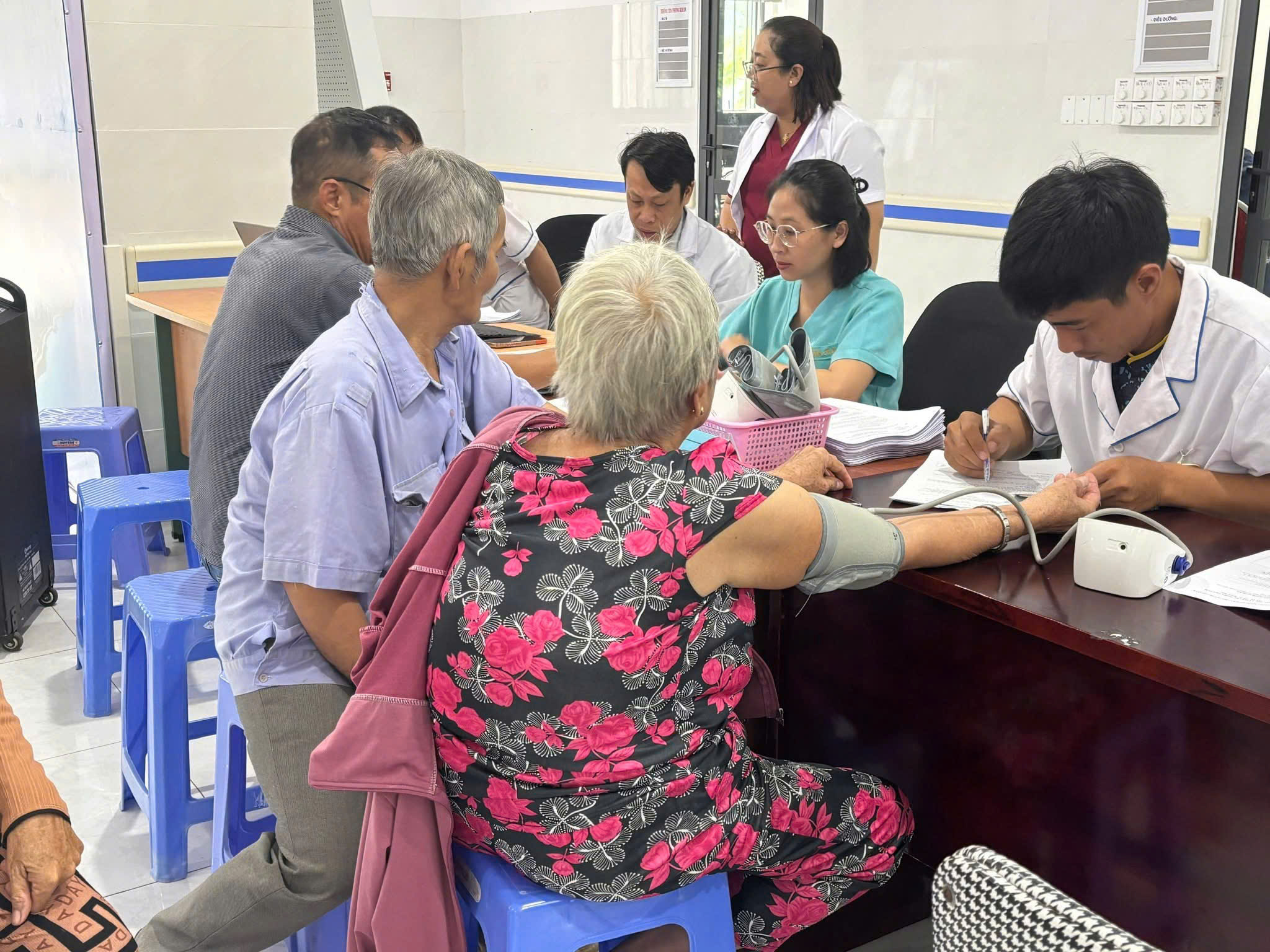 Khám Sức Khỏe Định Kỳ Tại TPHCM: Tăng Tốc Trong Tuần Thứ 7 Triển Khai