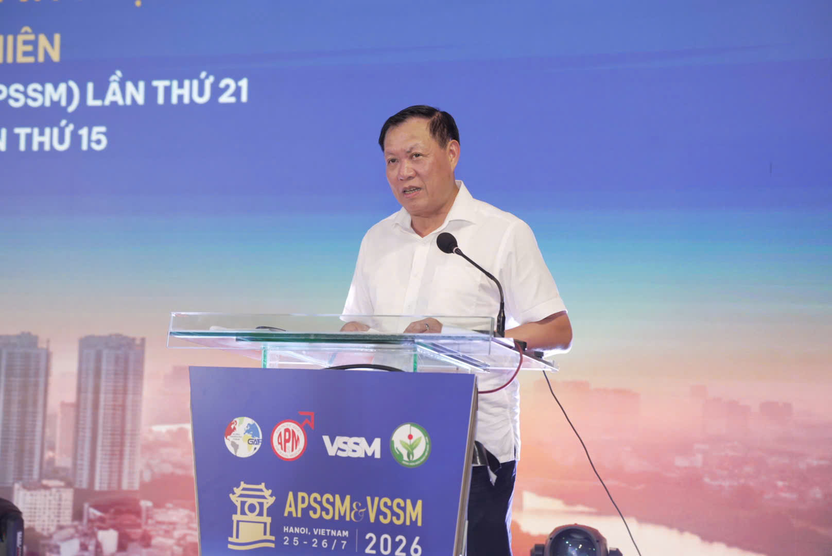 Thứ trưởng Đỗ Xuân Tuyên phát biểu chỉ đạo tại Đại hội đại biểu nhiệm kỳ IV Thứ trưởng Đỗ Xuân Tuyên phát biểu chỉ đạo tại Đại hội đại biểu nhiệm kỳ IV của Hội Y học Giới tính Việt Nam.