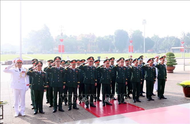 Lãnh đạo Đảng, Nhà nước tưởng niệm các Anh hùng liệt sĩ và viếng Chủ tịch Hồ Chí Minh- Ảnh 11.