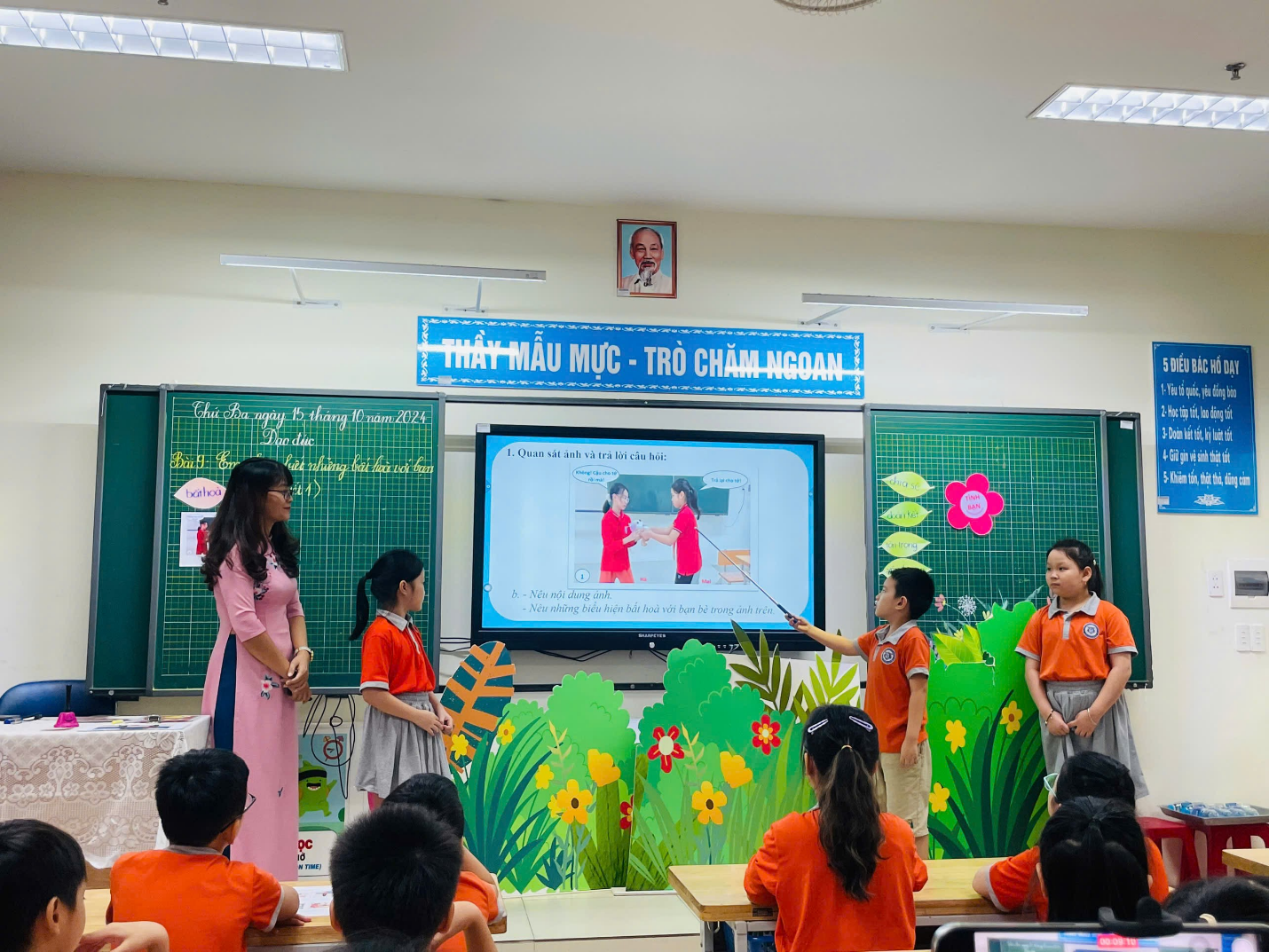 Hà Nội Tăng Cường Cơ Sở Hạ Tầng Giáo Dục Để Giảm Tỷ Lệ Học Sinh Trong Lớp