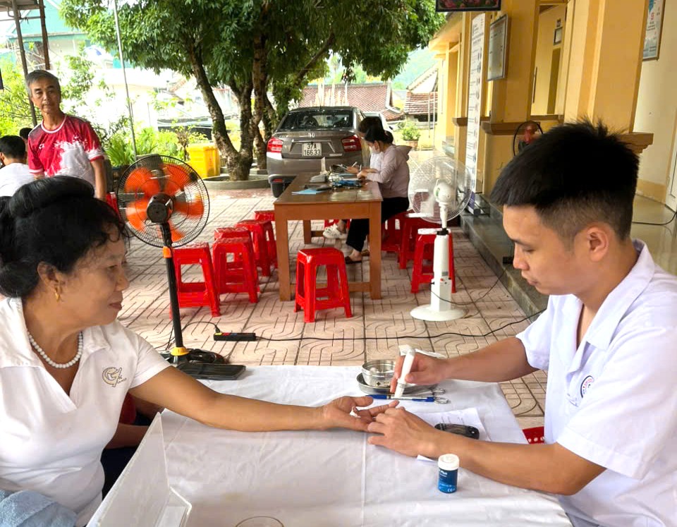 Bệnh Viện Nội Tiết Nghệ An Tổ Chức Khám Sàng Lọc Miễn Phí Cho Cư Dân Địa Phương