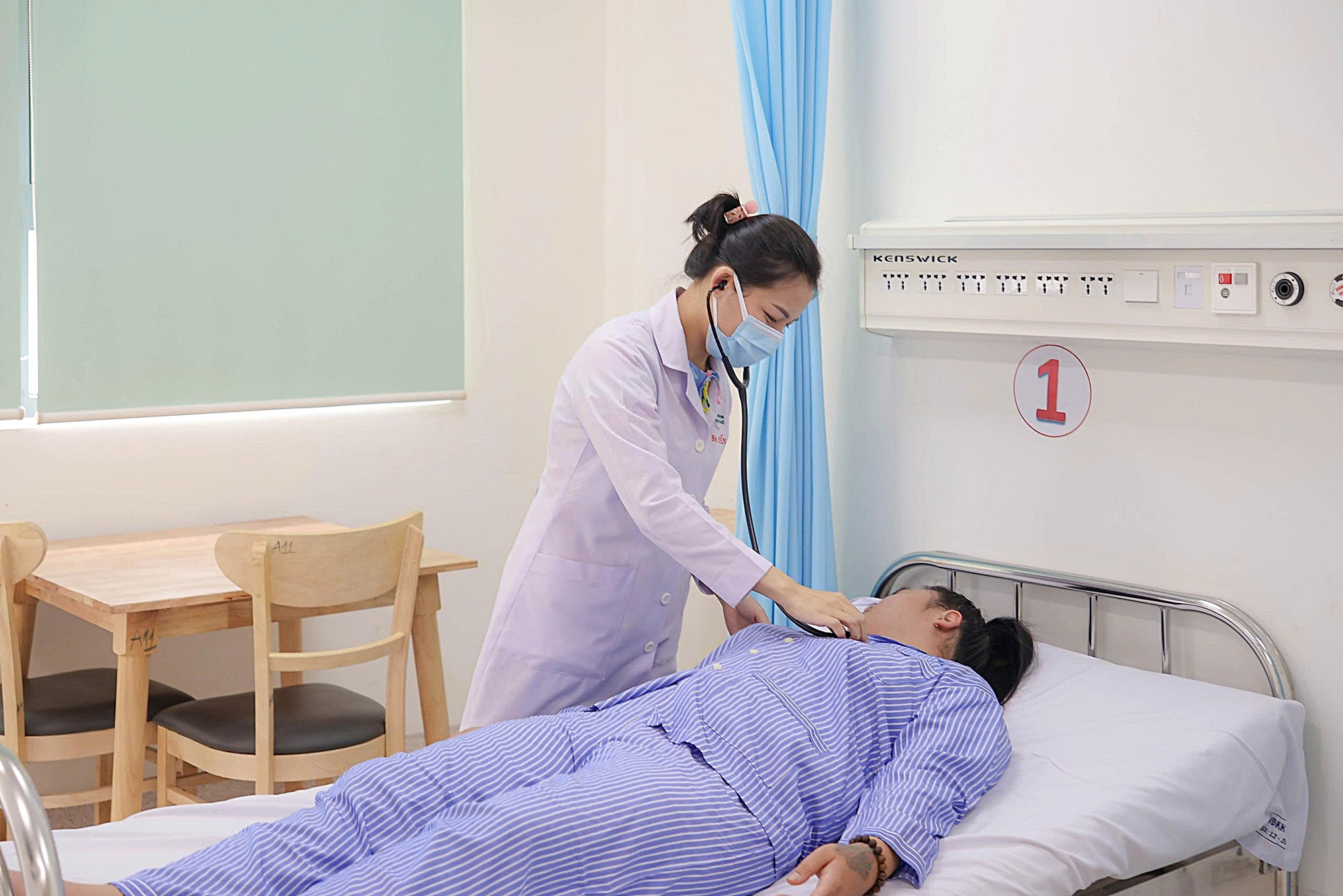 Cảnh Báo Đau Ngực Ở Người Trẻ: Không Thể Chủ Quan