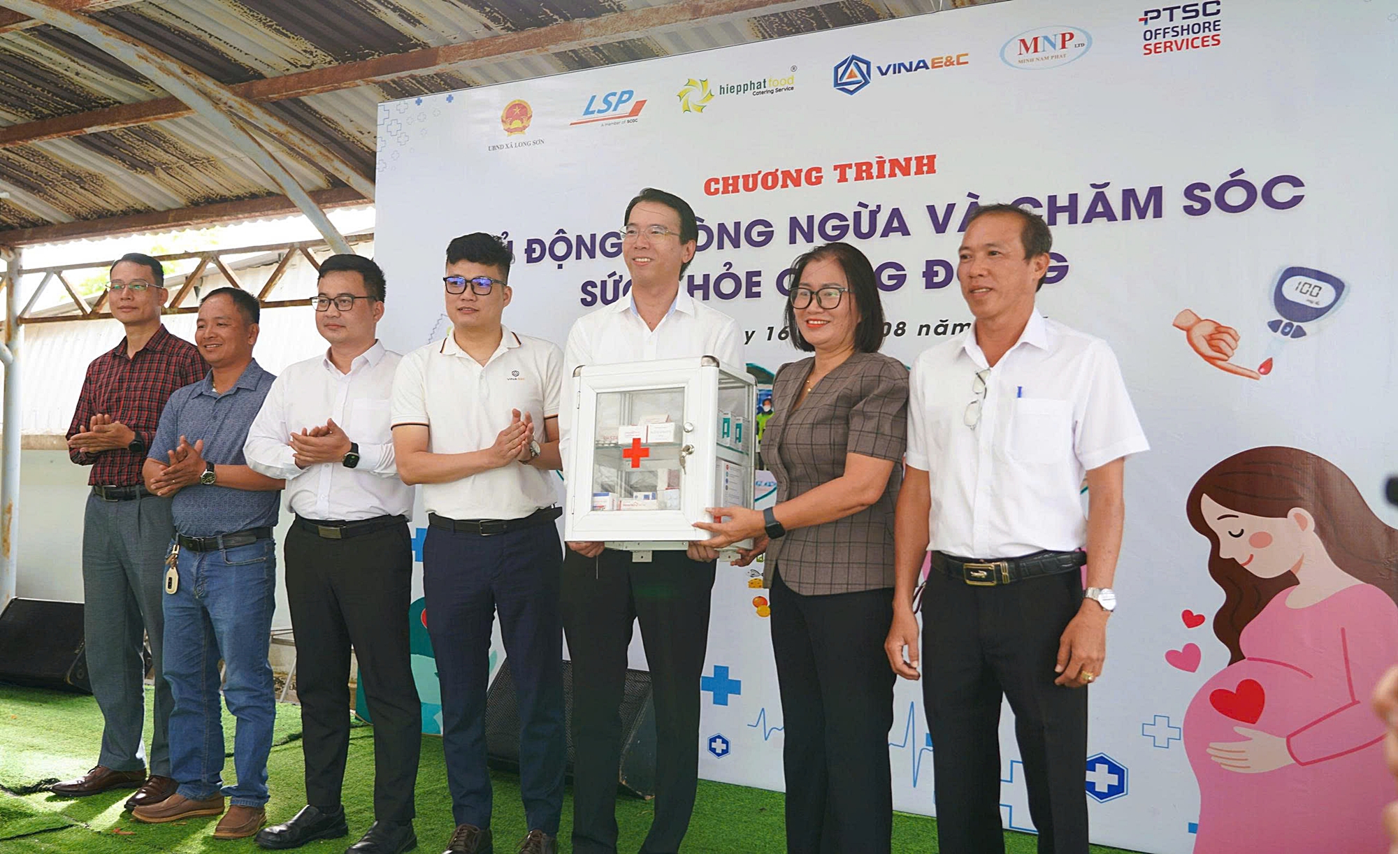 Khám sức khỏe tại Long Sơn