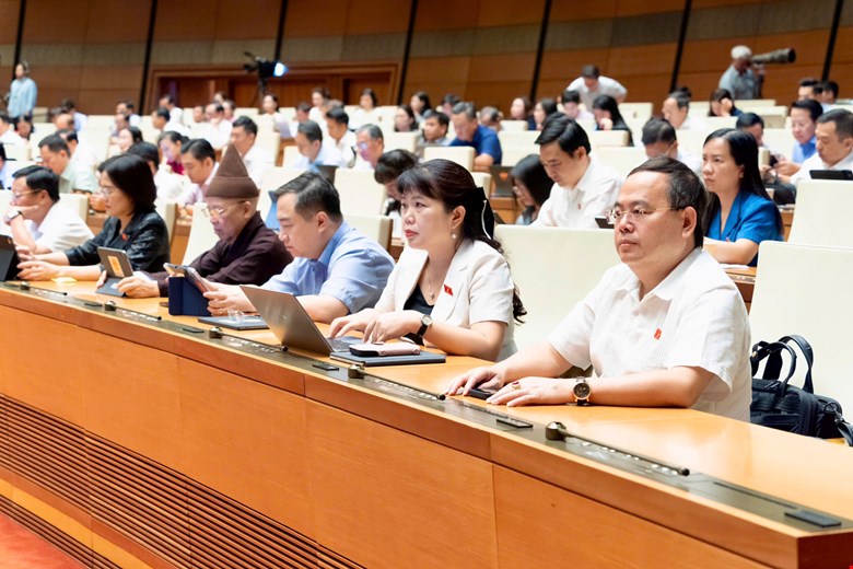 Đề Xuất Bổ Sung Quy Định Bảo Vệ Ngân Hàng Khi Báo Cáo Giao Dịch Đáng Ngờ