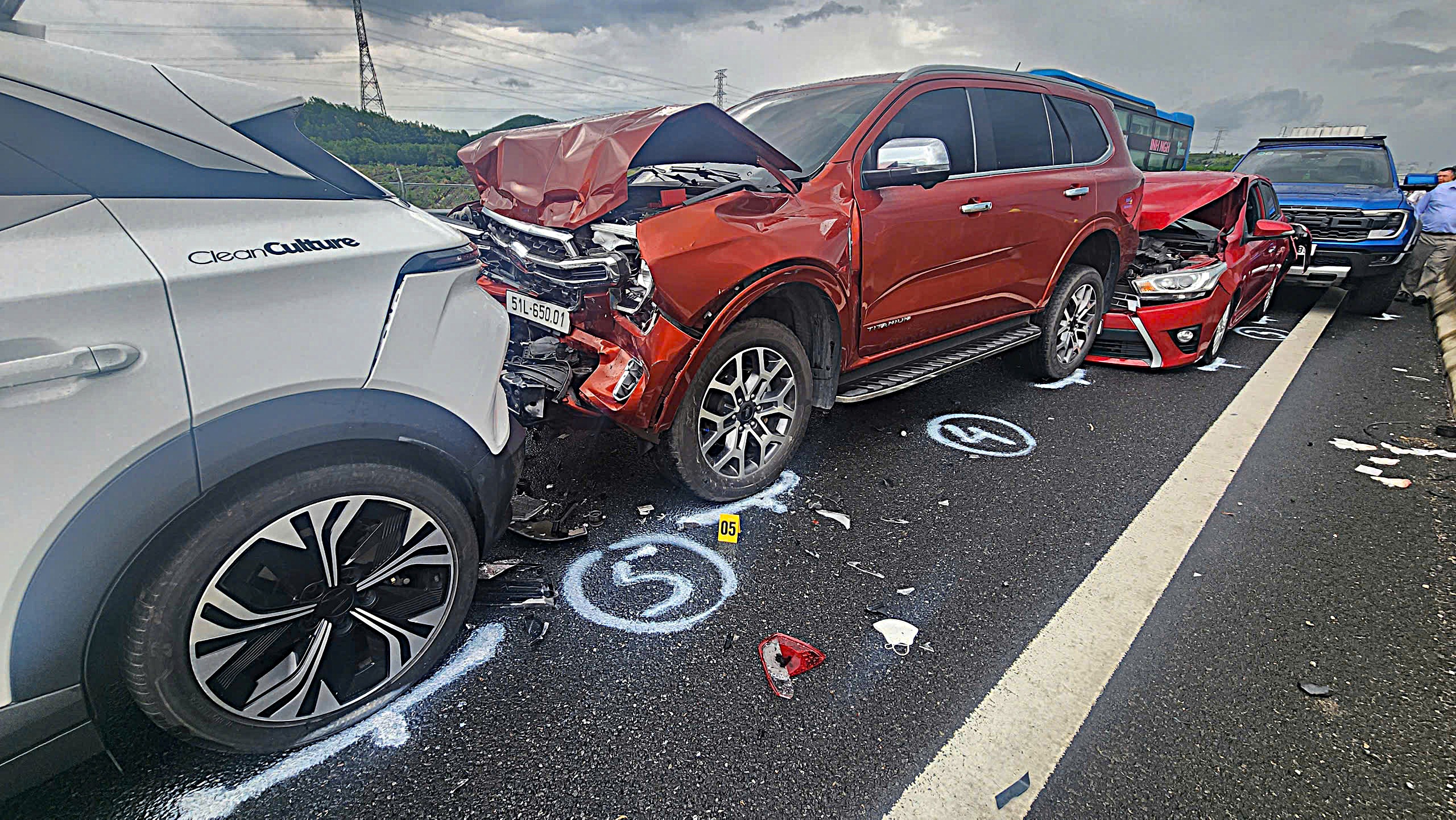Những Vụ Tai Nạn Liên Hoàn Trên Cao Tốc: Nguyên Nhân và Hậu Quả