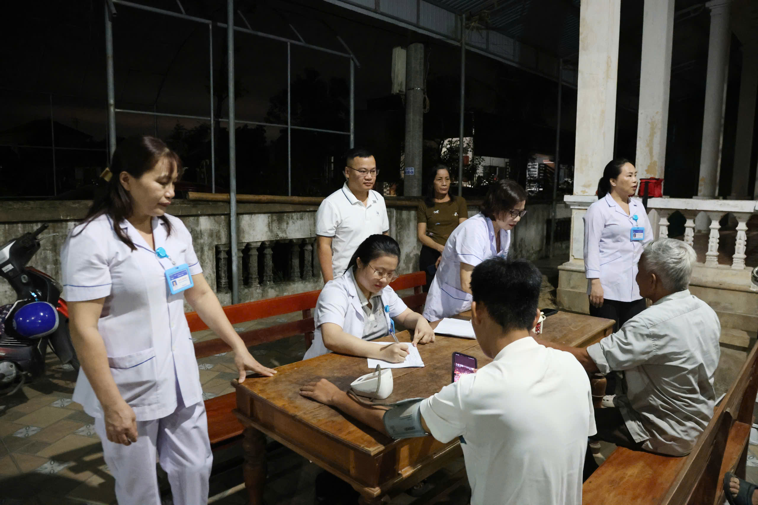 3-17865982997931995072930 Khám sàng lọc sức khỏe toàn dân, linh hoạt đưa Nghị quyết 72 vào cuộc sống - Ảnh 3.