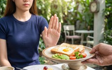 Cảnh Giác Khi Sử Dụng Trà Lá Sen: Ai Nên Thận Trọng?