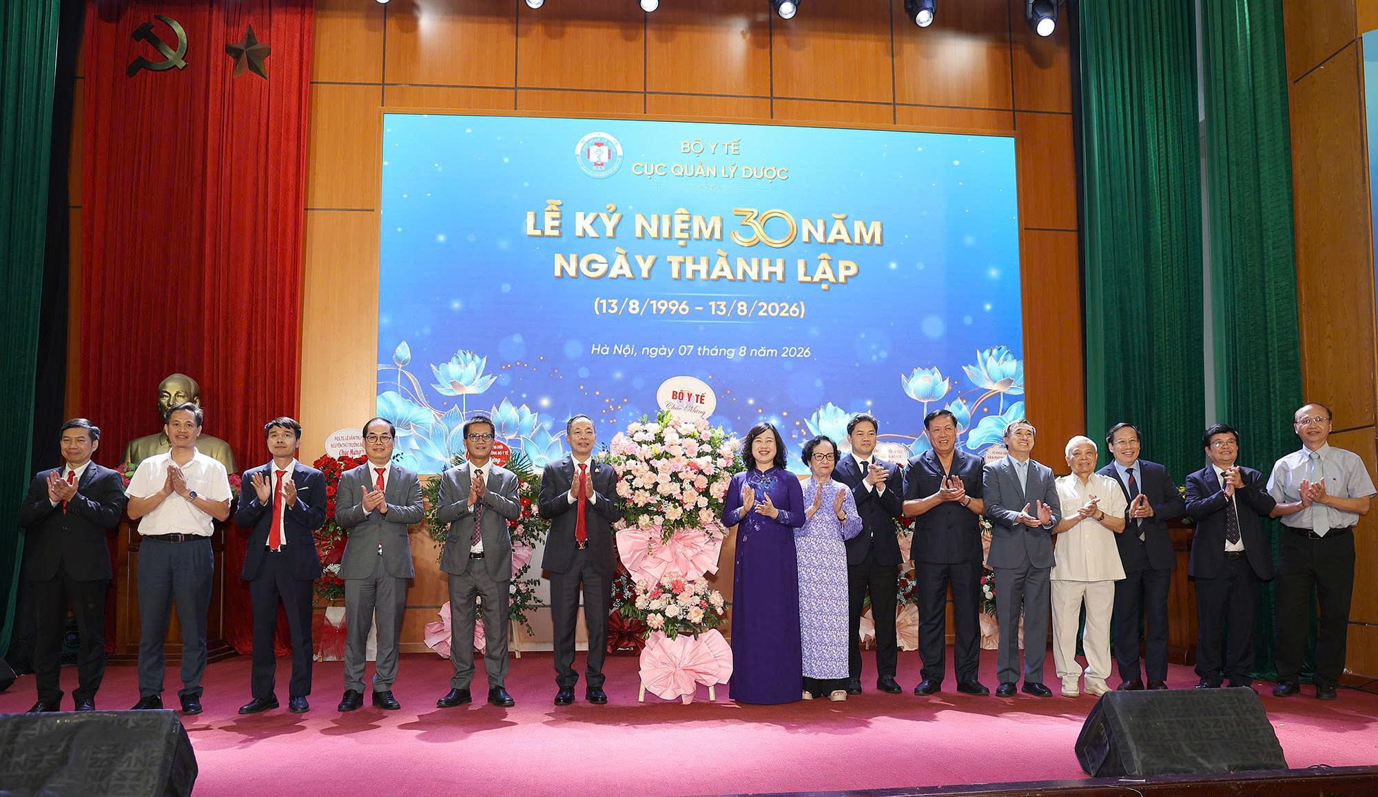 Bộ trưởng Đào Hồng Lan: Định hướng phát triển chiến lược ngành dược Việt Nam