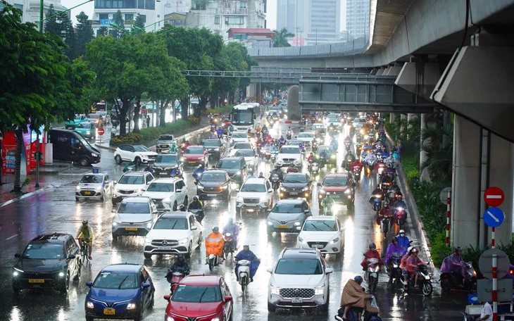 Nắng nóng trên 38 độ vẫn kéo dài ở Miền Trung những ngày tới- Ảnh 2.