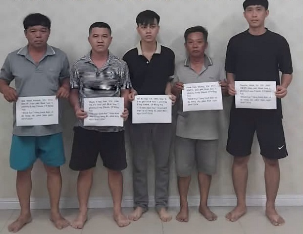Cá độ gần 100 triệu đồng trong trận chung kết World Cup, 5 người bị tạm giữ - Ảnh 1.