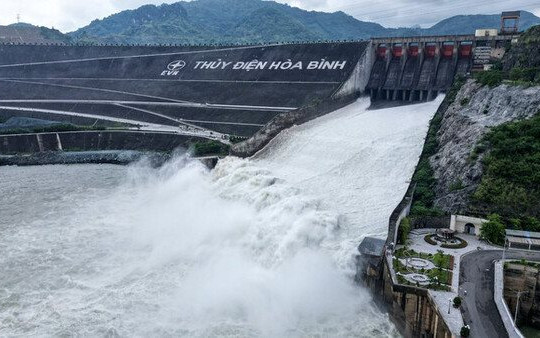 98-1725784481-thuy-dien-hoa-binh-178739138452793367785-1 Đóng cửa xả lũ thủy điện Hòa Bình ứng phó với bão số 4- Ảnh 1.