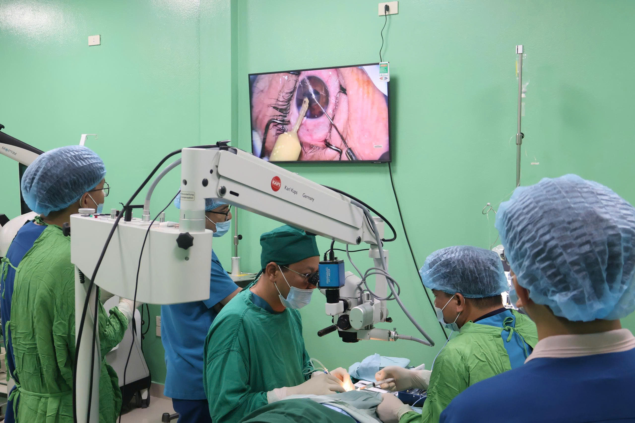 Khám Phá Thách Thức Trong Chẩn Đoán Thoái Hóa Điểm Vàng Ở Người Cao Tuổi- Ảnh 2.