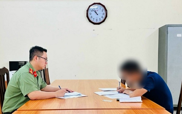 Nam Thanh Niên Bị Phạt Nặng Vì Cảnh Báo Chiến Sĩ Giao Thông Trên Facebook