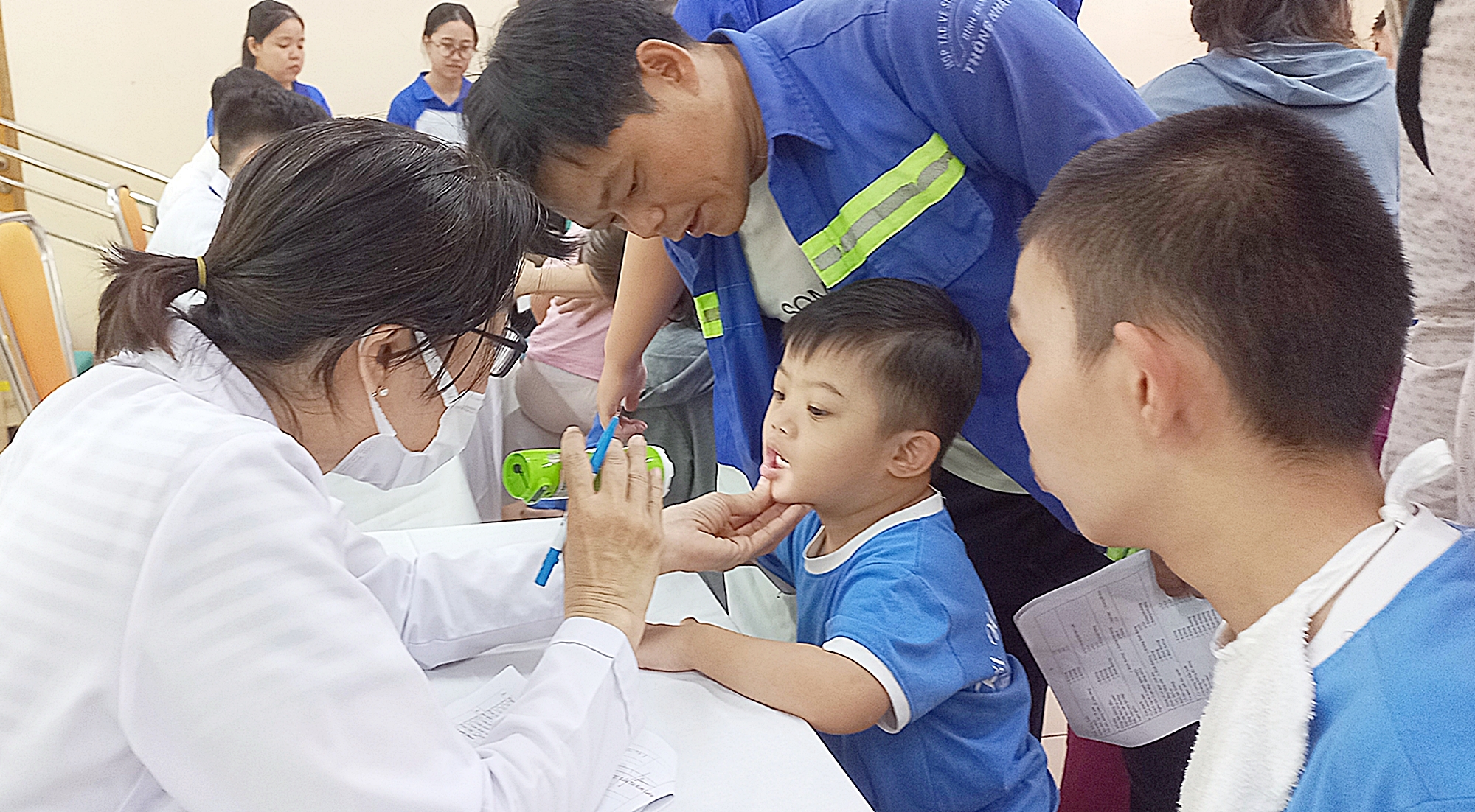 Tăng Cường Khám Sức Khỏe Cộng Đồng Tại TPHCM: Giải Quyết Những Khó Khăn Gặp Phải