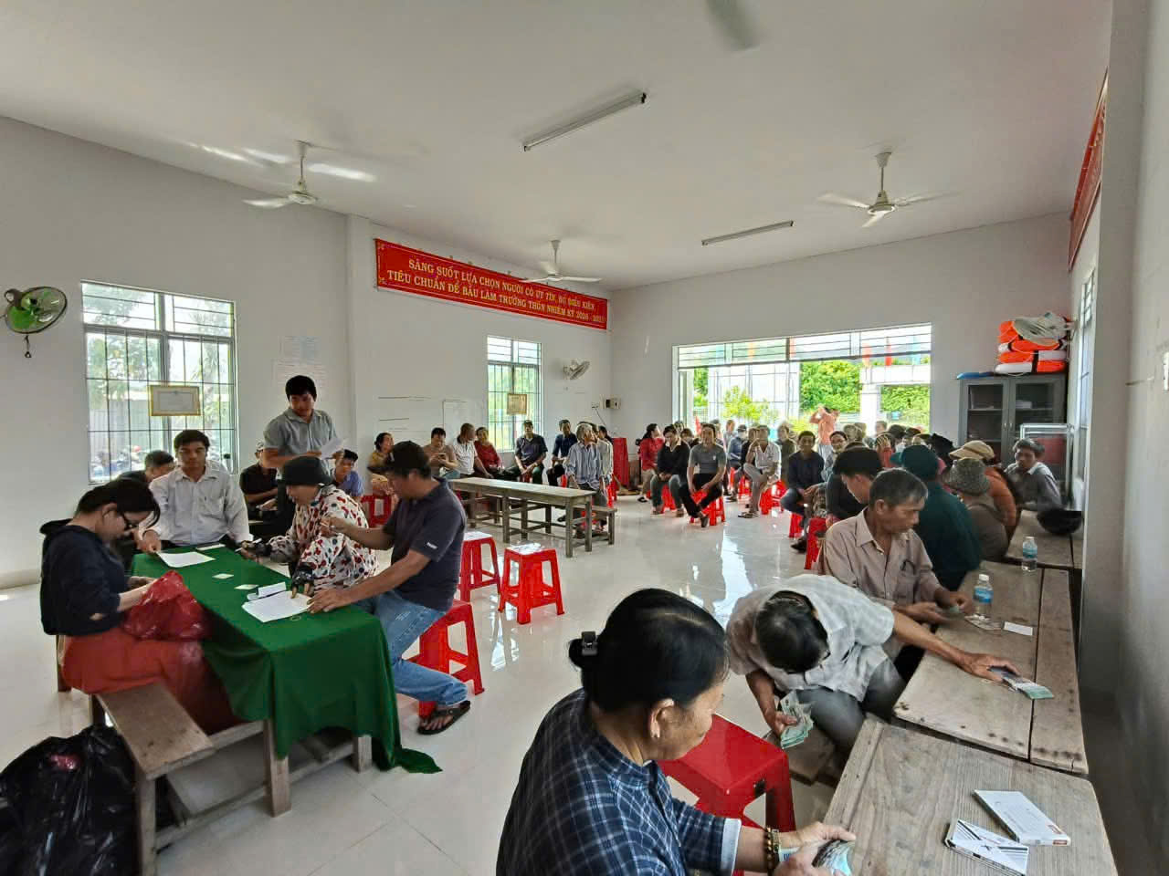 Hỗ trợ người dân bị thiệt hại do dịch tả lợn châu Phi- Ảnh 1.