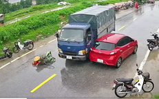 Hài Hước Với Người Nhện Xuống Phố Trong Cơn Bão