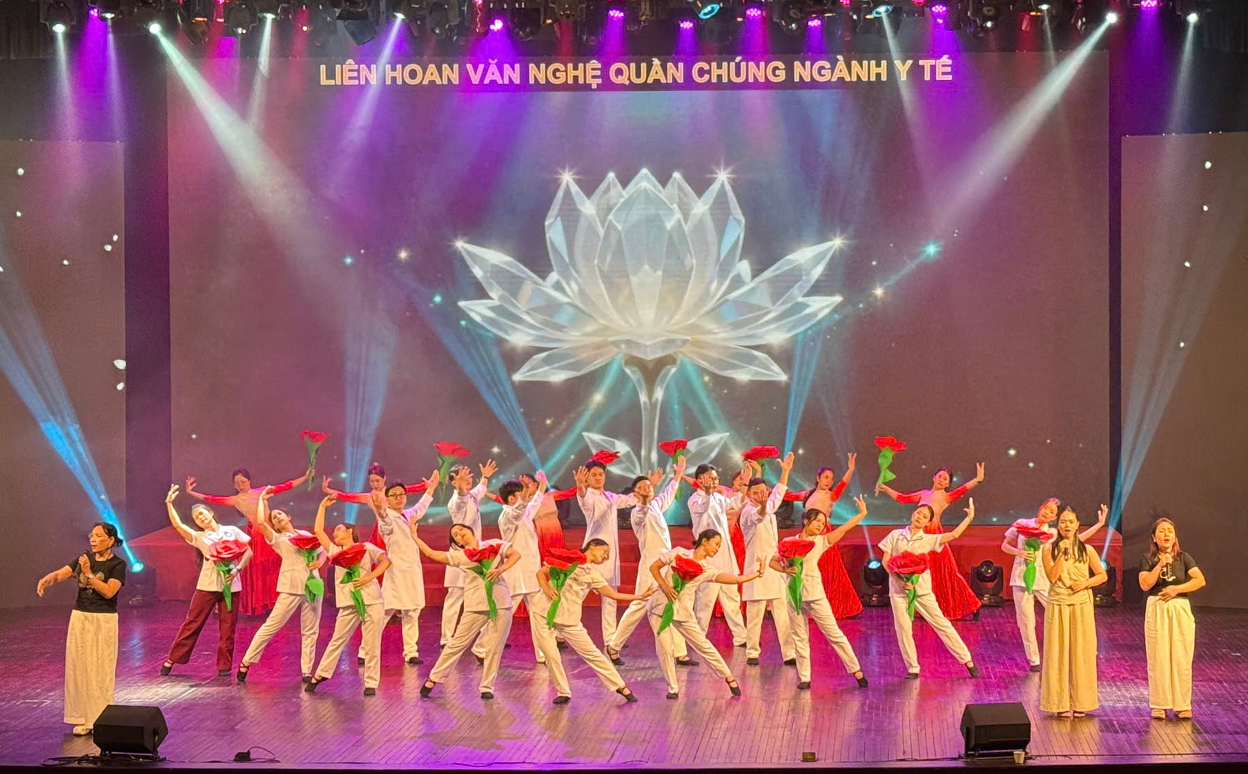 Lễ Hội Nghệ Thuật Ngành Y Tế Việt Nam: Đêm Tỏa Sáng Của Hơn 400 Nghệ Sĩ