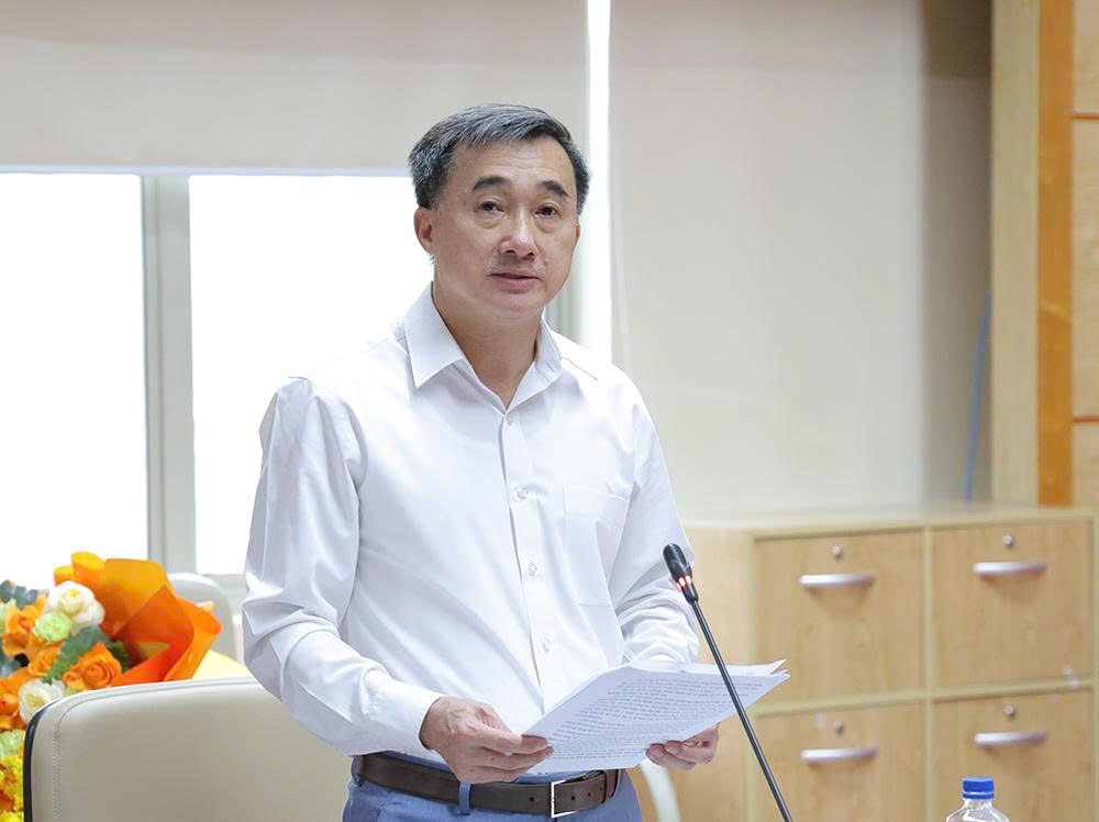 anh-thuan-ykqg-178555816790722490503 GS.TS Trần Văn Thuấn phát biểu tại phiên họp.