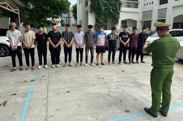 Đà Nẵng: 12 Thanh Niên Bị Tạm Giam Sau Cuộc Gây Rối Nghiêm Trọng