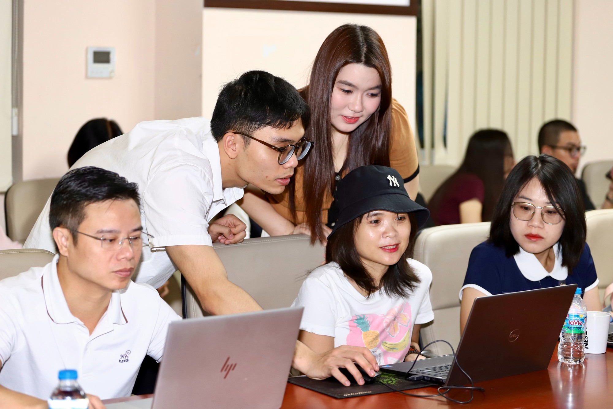Báo Sức khỏe và Đời sống đẩy mạnh chuyển đổi số: Tổ chức tập huấn chuyên sâu kỹ năng ứng dụng AI trong sản xuất nội dung- Ảnh 3. Báo Sức khỏe và Đời sống đẩy mạnh chuyển đổi số: Tổ chức tập huấn chuyên sâu kỹ năng ứng dụng AI trong sản xuất nội dung- Ảnh 3.