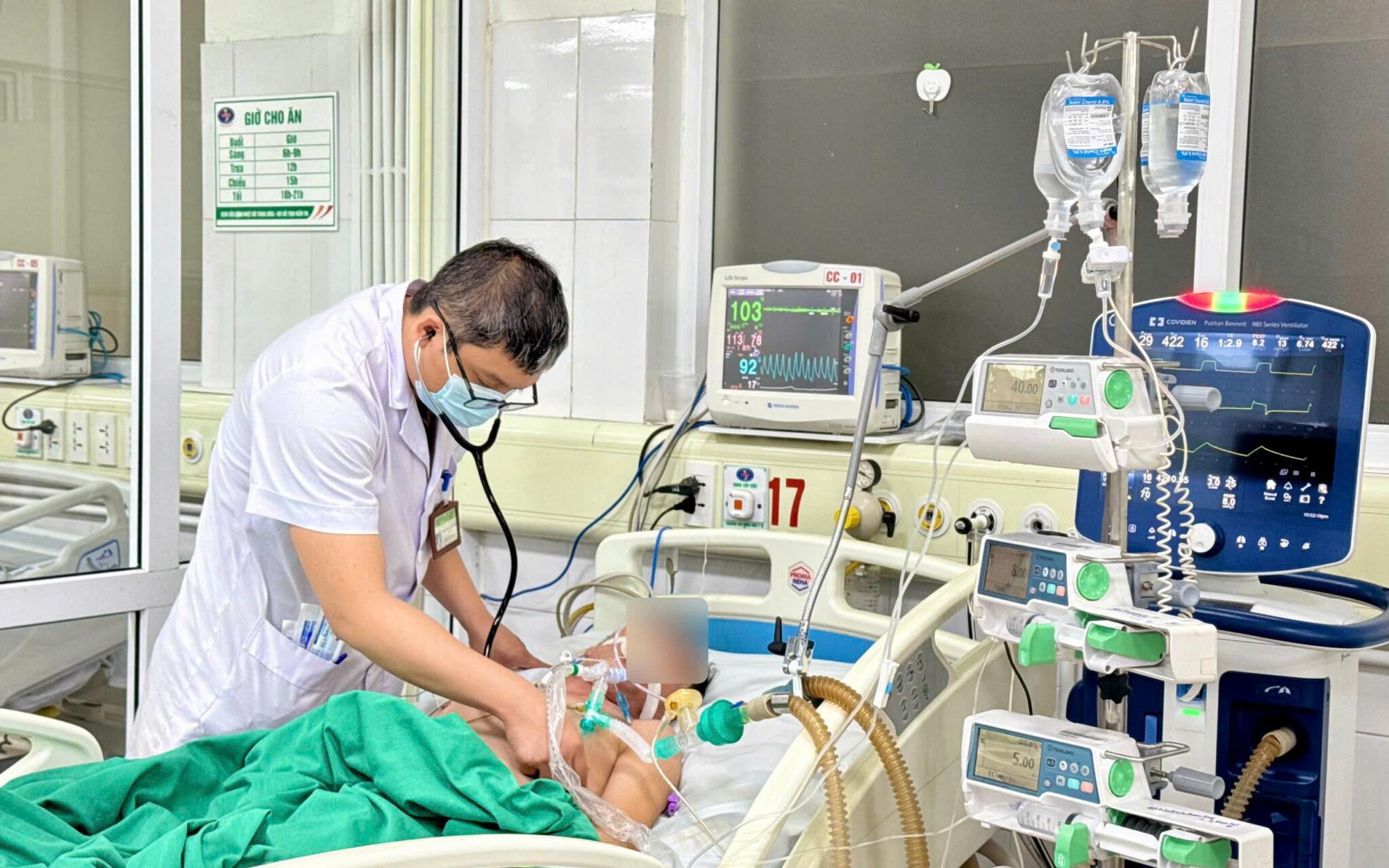 Những Bệnh Thường Gặp ở Người Cao Tuổi Mùa Giao Mùa và Cách Phòng Ngừa