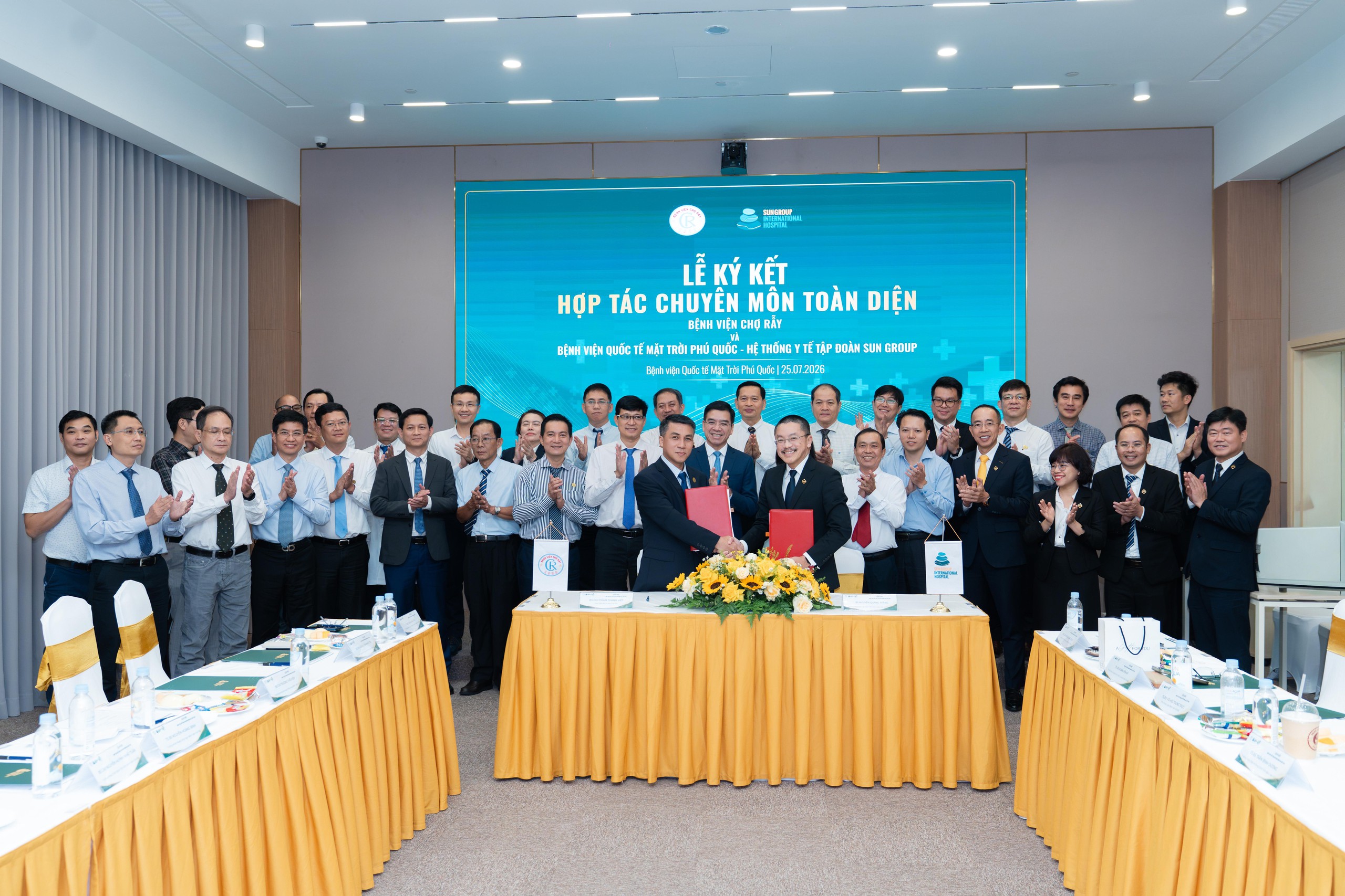 Chuyển mình y tế Phú Quốc với Bệnh viện Mặt Trời: Hợp tác với Bệnh viện Chợ Rẫy