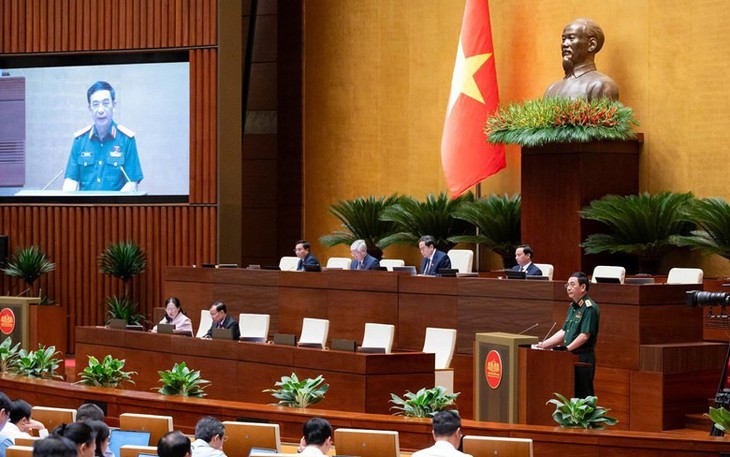 Nghỉ hưu trước hạn, sĩ quan được trợ cấp 5 tháng lương/năm- Ảnh 2.