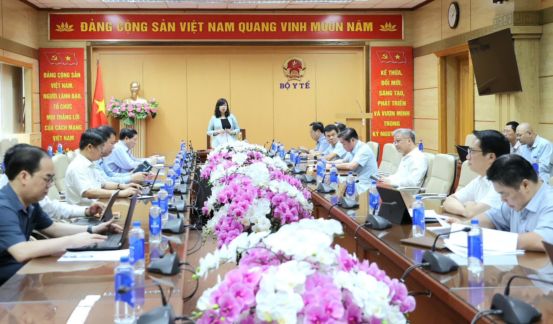 Bộ Y tế Thúc Đẩy Cập Nhật Dữ Liệu Trẻ Em: Cần Đạt Trên 95%