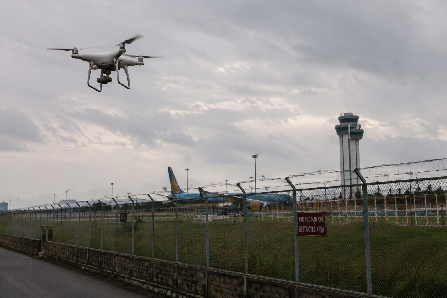 Ngăn Chặn UAV Xâm Nhập: Giải Pháp và Trách Nhiệm Cần Thiết