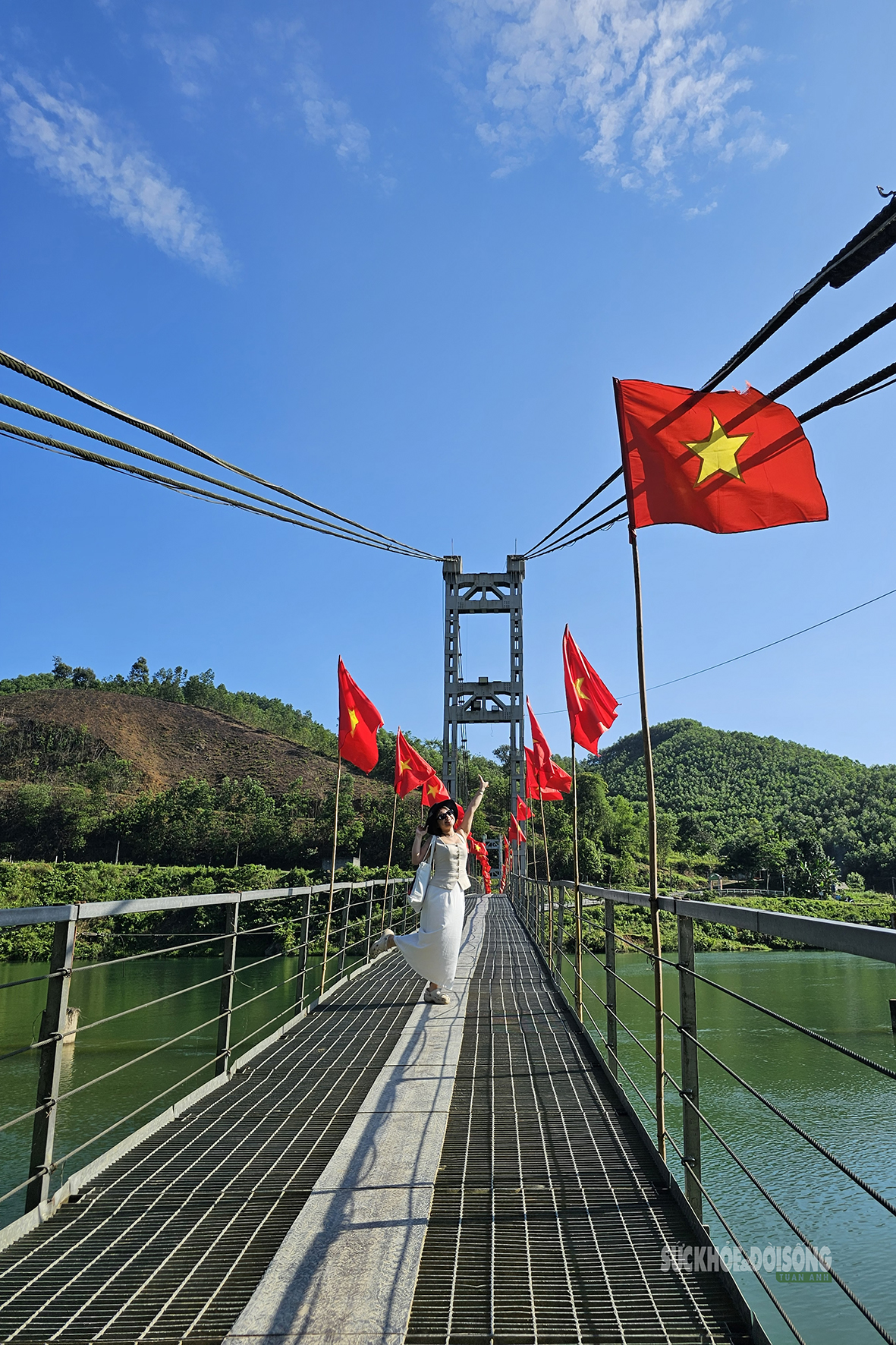 co-to-quuc-rop-do-tren-nhip-cau-ban-ma3-17877898320281134672547 Khám Phá Bản Mạ- Ảnh 3.