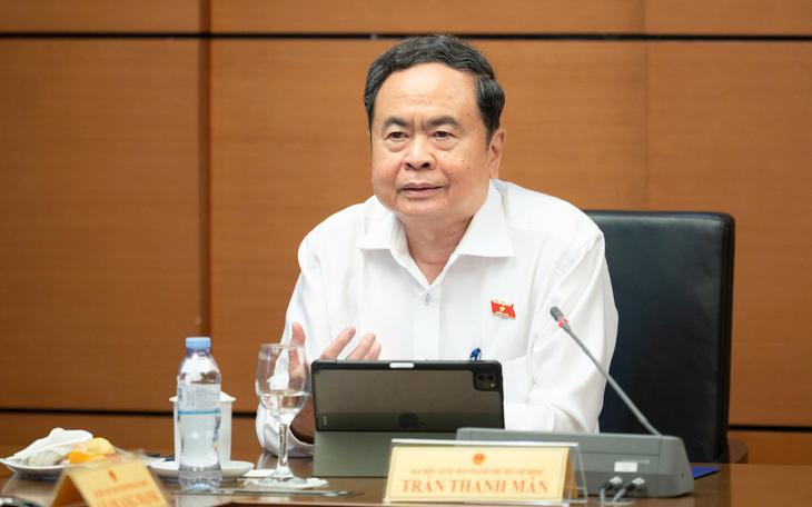 Cải Cách Tuổi Thọ Sĩ Quan Dự Bị: Cần Tiêu Chí Rõ Ràng Về Sức Khỏe và Chuyên Môn