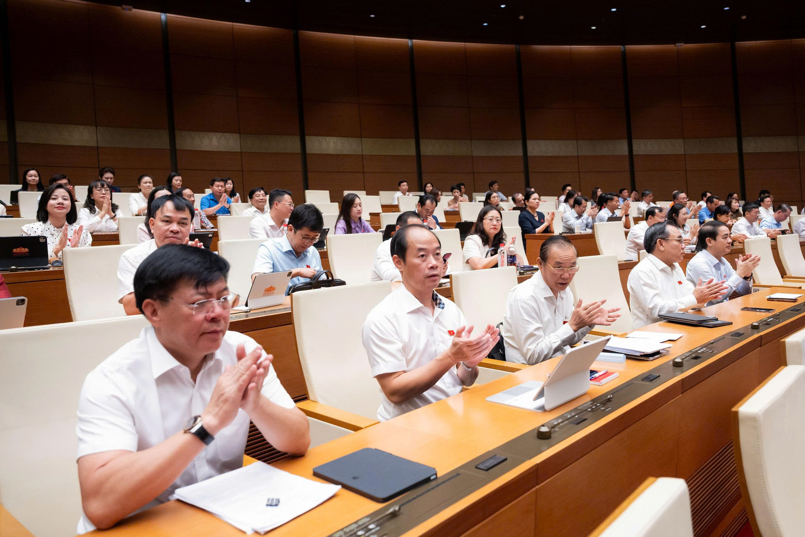 Quốc Hội Thảo Luận Về Các Chính Sách Lớn Đối Với Luật Đất Đai
