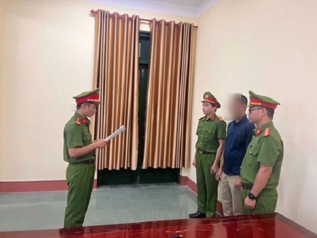 do-thai-1787393421333829985395 Khởi tố PGĐ chỉ đạo nhân viên đổ hơn 1.800.000 kg bã bê tông ra môi trường - Ảnh 1.