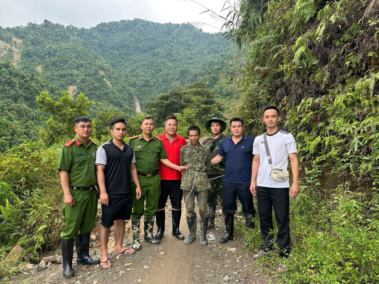 Công An Lào Cai Triệt Phá Đối Tượng Truy Nã Từ Rừng Sâu