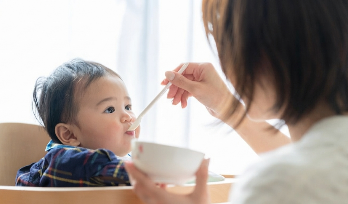 Ăn dặm truyền thống: phương pháp cho trẻ bắt đầu làm quen với thực phẩm - Ảnh 1.