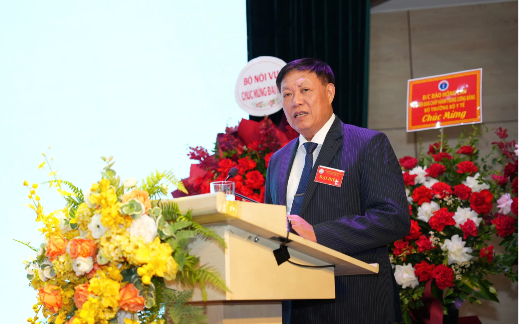 Tăng Cường Hợp Tác Để Nâng Cao Chất Lượng Chăm Sóc Sức Khỏe Nhân Dân