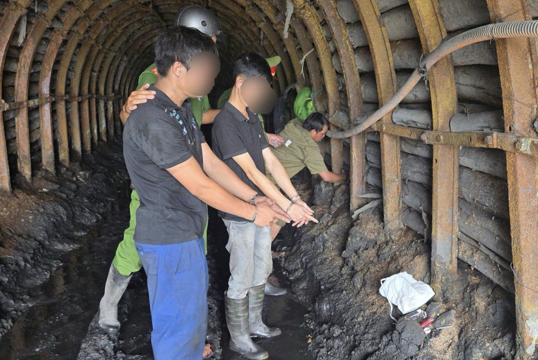 Khám Phá Vụ Hai Công Nhân Sử Dụng Ma Túy Trong Mỏ Than Tại Đà Nẵng