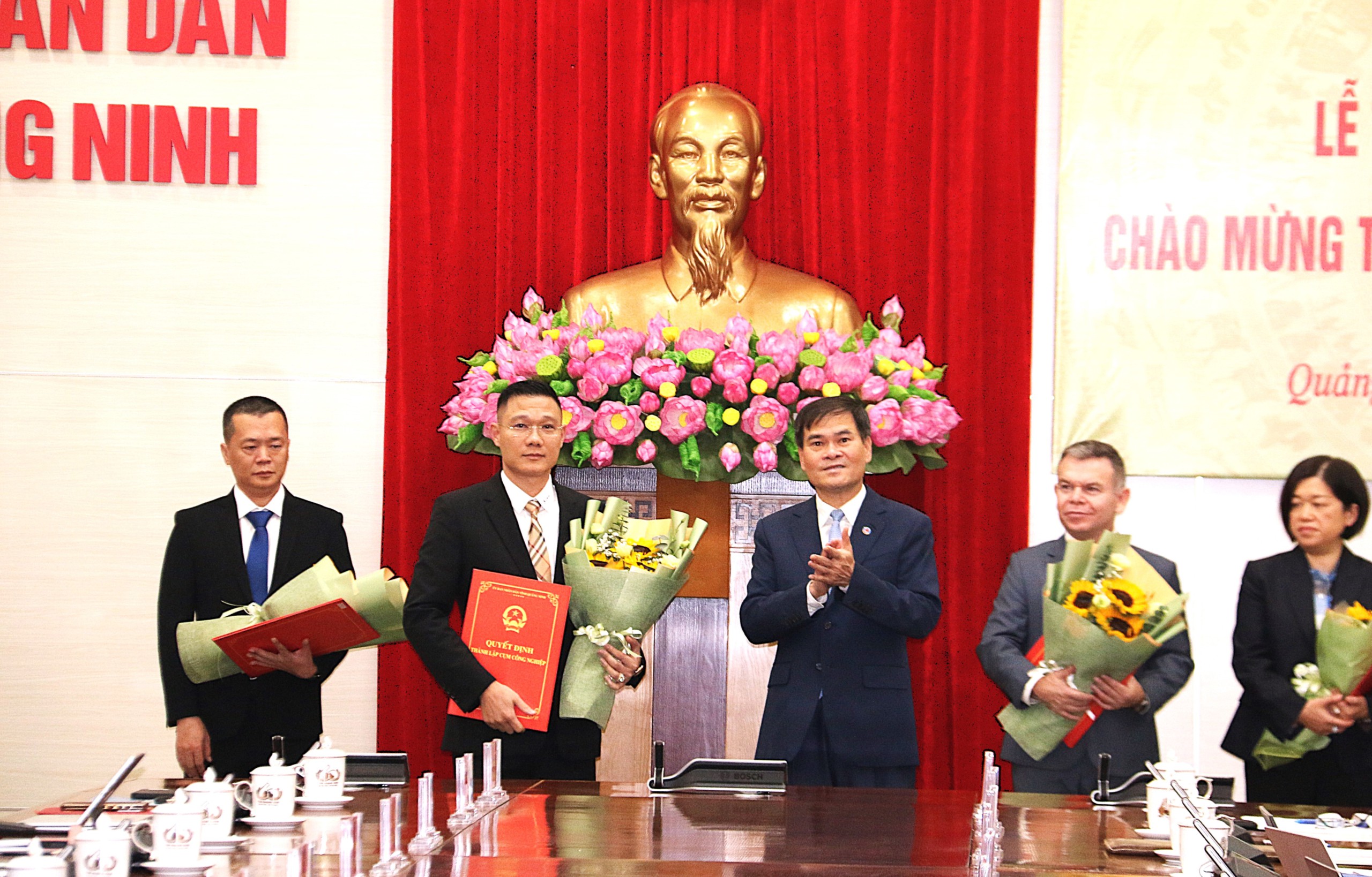 img1033-17877314509921265786036 Quảng Ninh trao quyết định đầu tư 16 dự án, tổng vốn hơn 16.000 tỷ đồng- Ảnh 2.