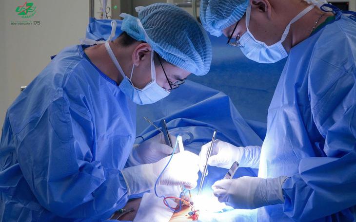 Tái tạo lưỡi cho bệnh nhân ung thư lưỡi.