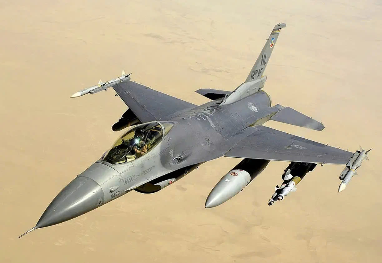 Ukraine Phát Hiện Mạng Lưới Gián Điệp Nhắm Vào F-16 và Mirage 2000 - Ảnh 1.