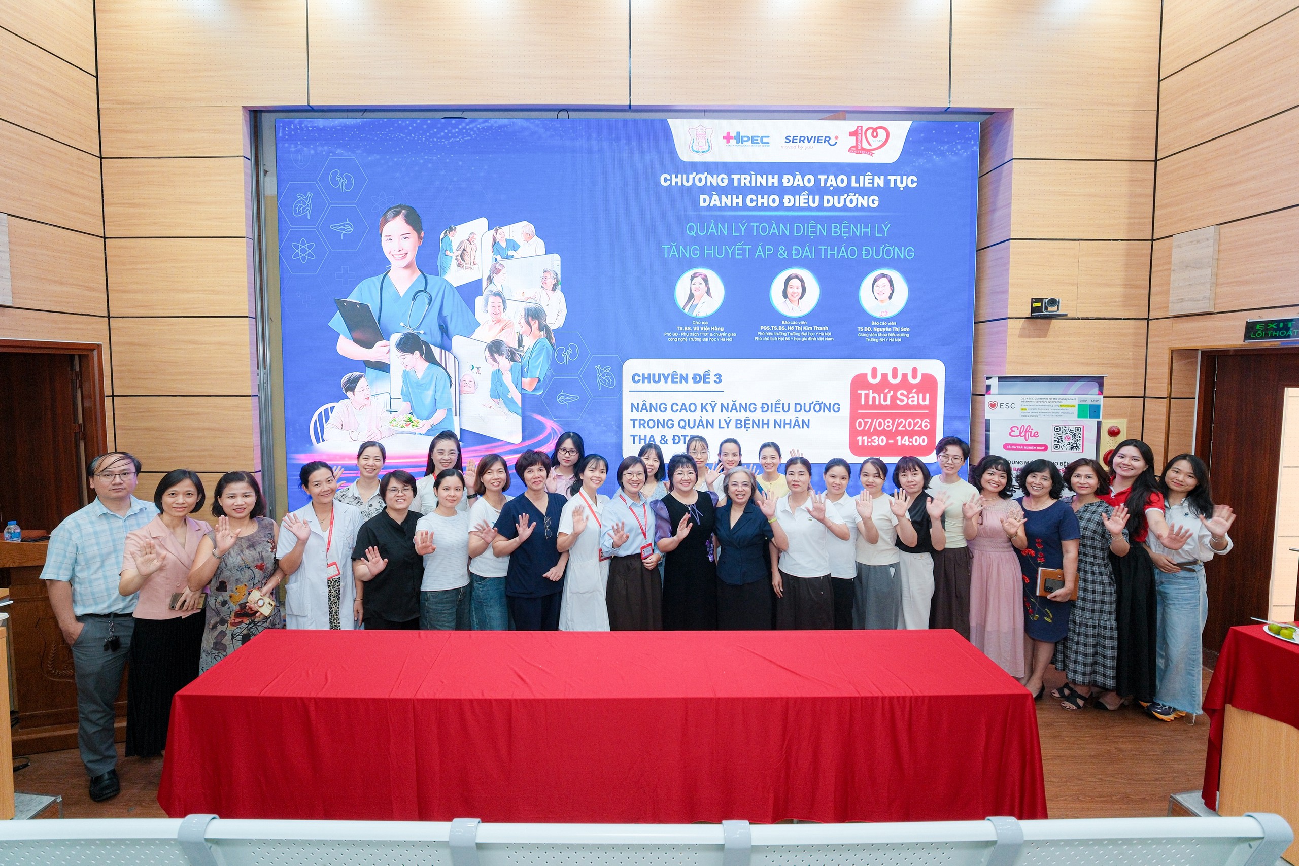 Chương Trình Đào Tạo Điều Dưỡng: Nâng Cao Kỹ Năng Quản Lý Bệnh Mạn Tính Tại Việt Nam