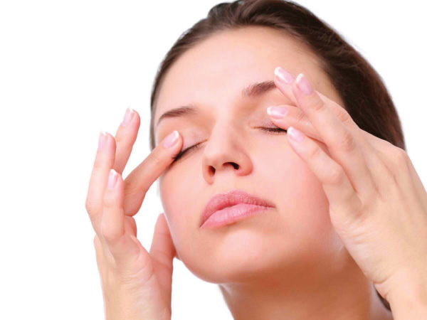 9 Cách Hiệu Quả Để Giảm Thiểu Quầng Thâm Và Bọng Mắt