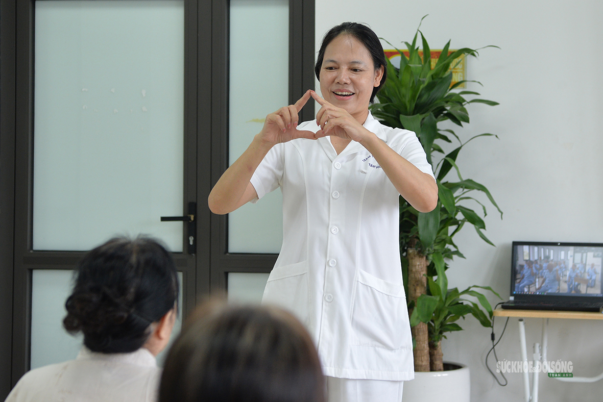Khám Phá Quy Trình Chăm Sóc Người Cao Tuổi Tại Cơ Sở Tây Hồ