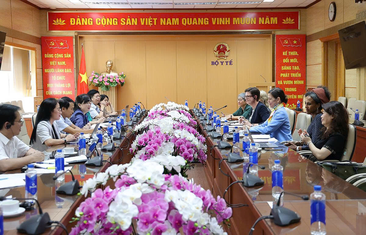quang-canh-who-178550593371950978545 Bộ Y tế và WHO thúc đẩy hợp tác về chăm sóc sức khỏe ban đầu, phòng bệnh và hoàn thiện chính sách y tế- Ảnh 9.