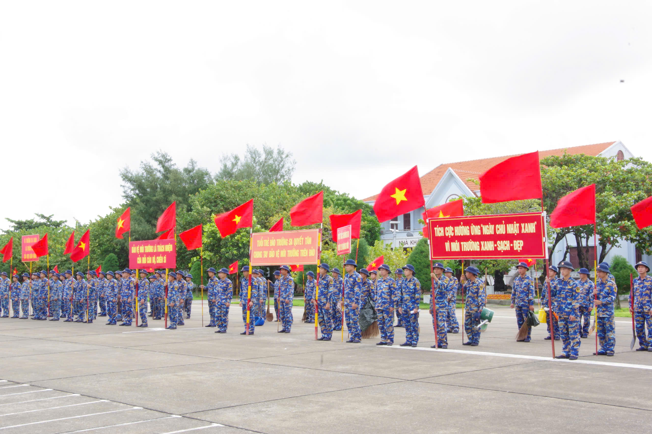 sa-0-1786857665698991251257 Chủ nhật xanh tại Trường Sa - Ảnh 1.