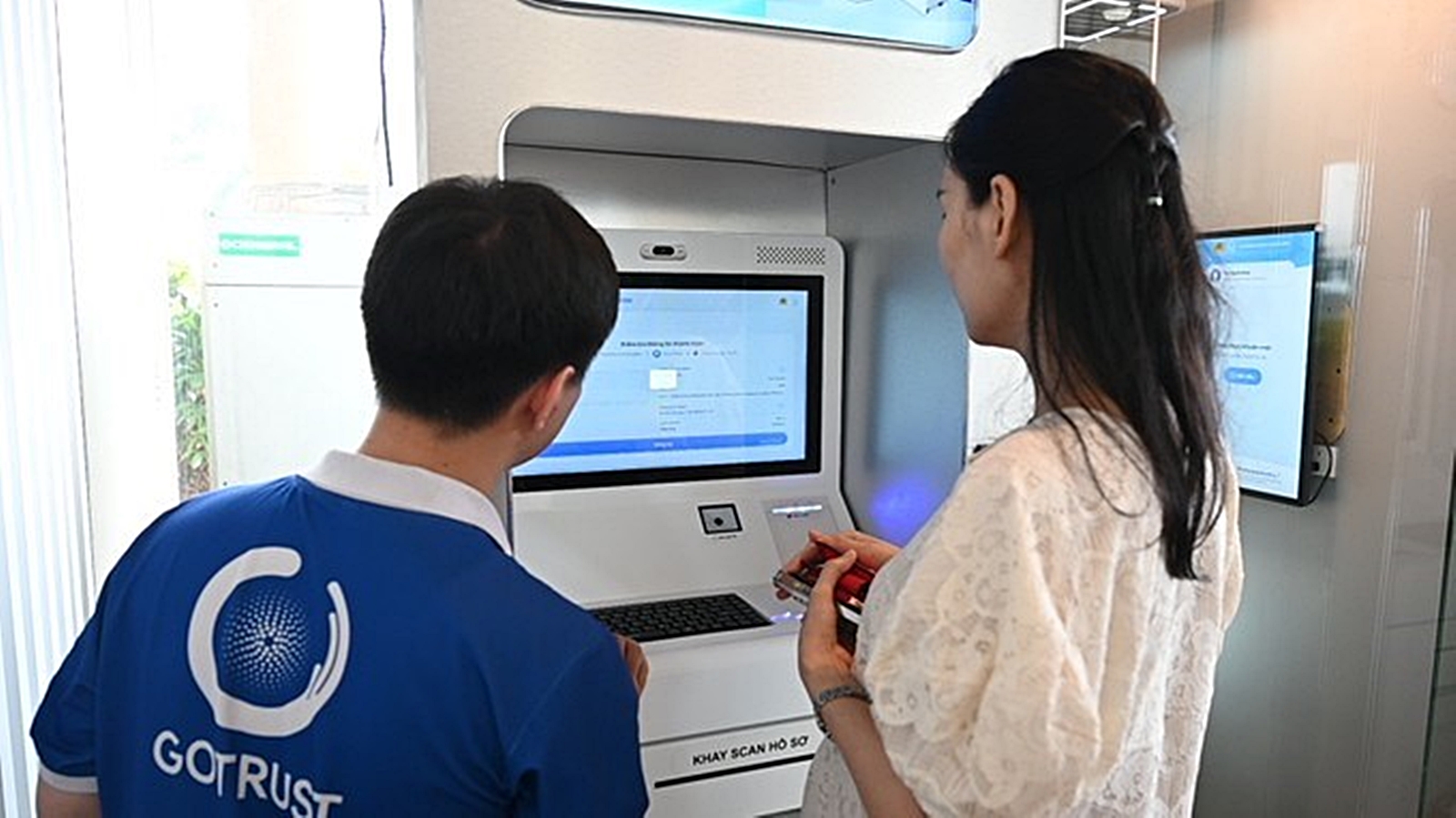 tcds-1787785238207850050409 TPHCM nhân rộng mô hình Trạm công dân số - Ảnh 1.