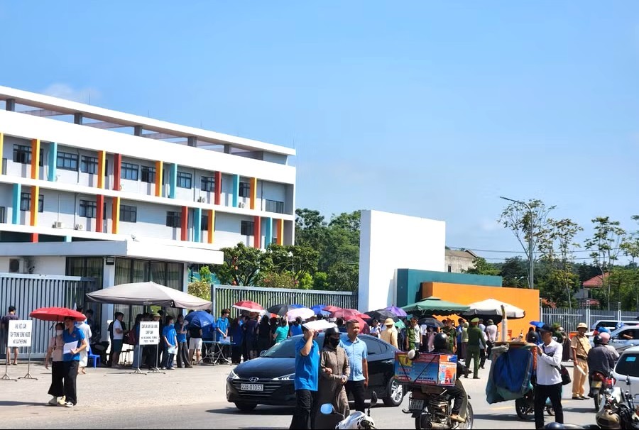 Đánh Giá Đề Thi Tốt Nghiệp THPT Môn Địa Lý và Lịch Sử Tại Tuyên Quang