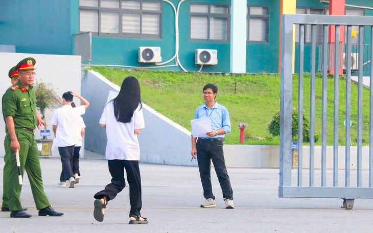 Đề thi tốt nghiệp THPT môn Địa lý và Lịch sử tại Tuyên Quang- Ảnh 1.
