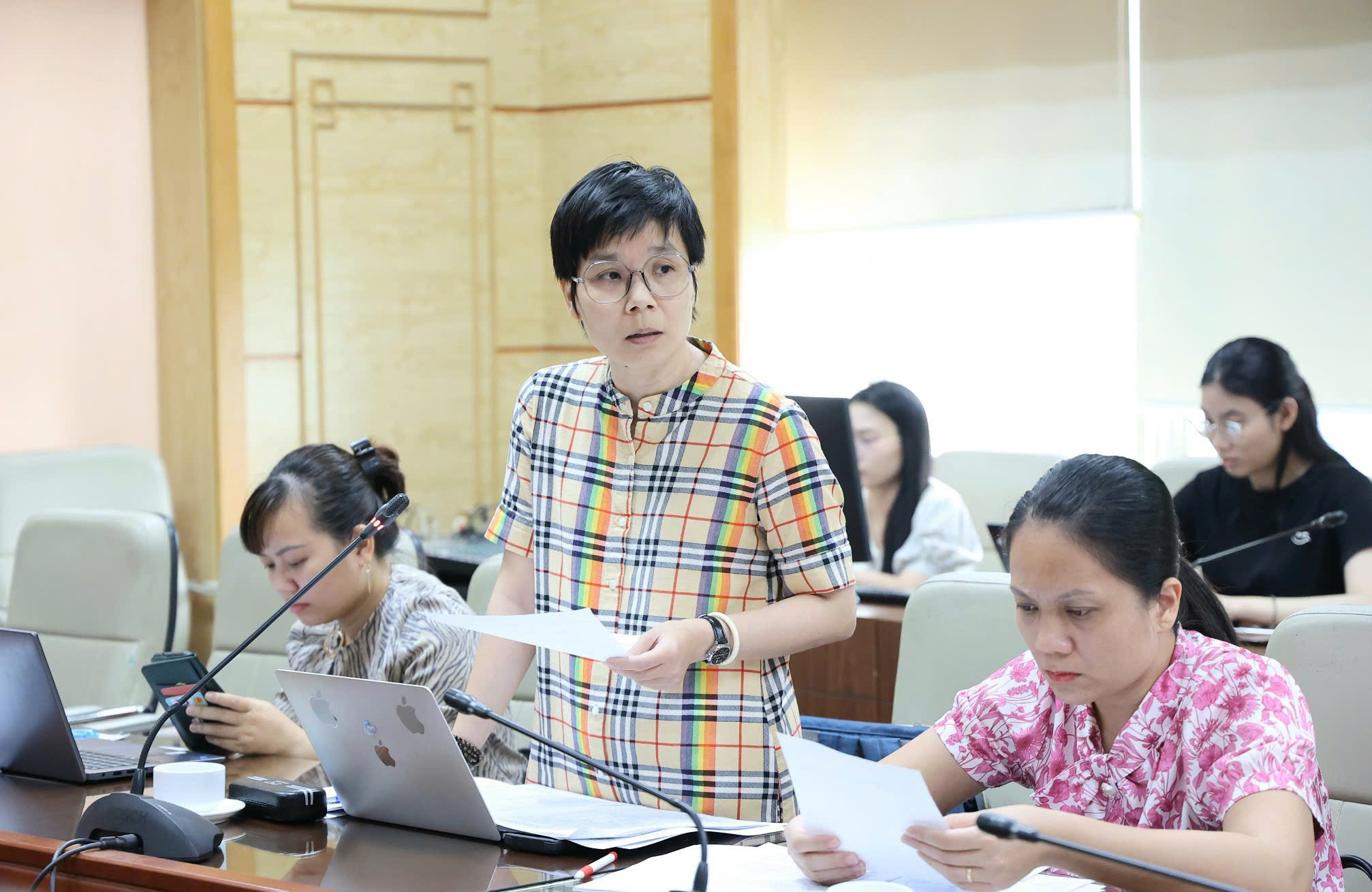 to-soan-thao-289-1787828090464679294522 Hoàn thiện danh mục thuốc YHCT được hưởng BHYT theo hướng khoa học, an toàn, hiệu quả- Ảnh 6.
